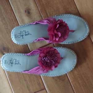 Life Stride size 8 pink flower sandles.